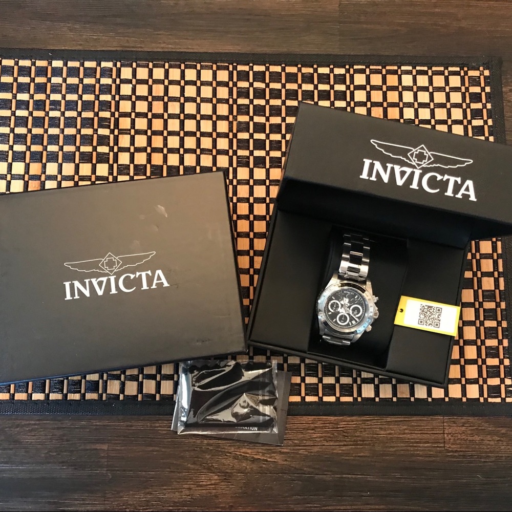 Invicta Silver and Black Men's Watch - Picture 7 of 7